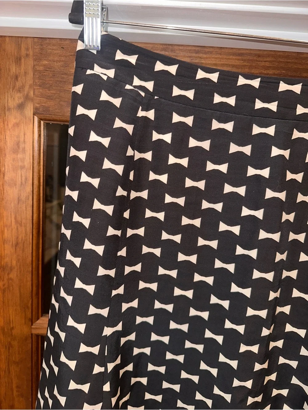 Kate Spade Silk Blend Size 8 Black and White Bow Printed A-Line Skirt